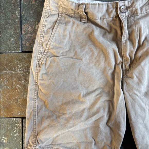 Old Navy Lived in Straight Men’s Short - Picture 2 of 4